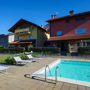 Girasole Casa Rossa A Aparthotel Colico